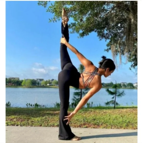 OFFLINE By AERIE Real Me High Waisted Crossover Flare Leggings Black Size Large - Picture 4 of 10